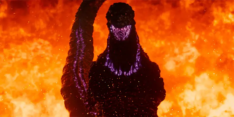 Gojira tocando o terror visceralmente. Godzilla Resurgence (シン・ゴジラ, Shin Gojira, 2016). Fonte: Flawed Diamonds (https://flawediamonds.blogspot.com/2017/08/bigger-nastier-more-amazing-shin.html)